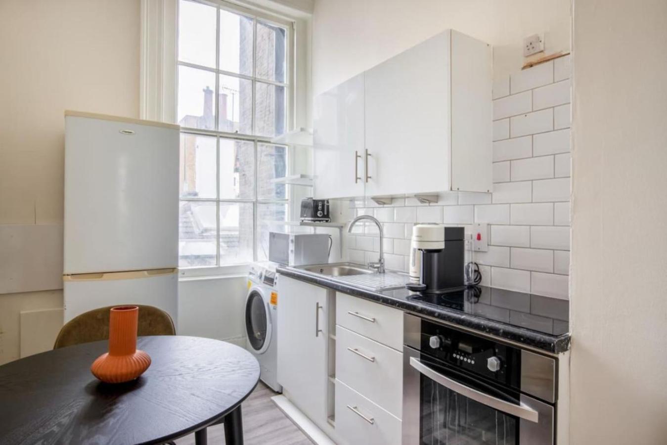 Appartamento Designed Apartment, Paddington Londra